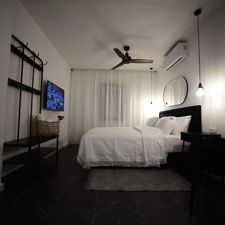 Z-32 Luxury Boutique Apartment Eilat Exteriör bild